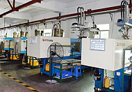 注塑車(chē)間一角---注塑機(jī)